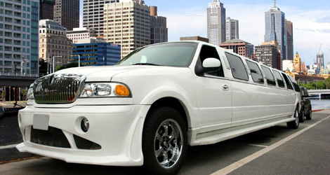 Why Rent A Limo For Your Night Out In Toronto?